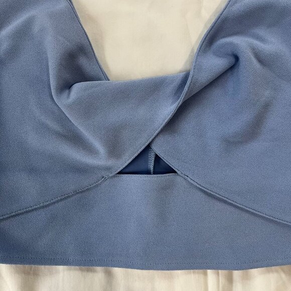 Abercrombie & Fitch Periwinkle Twist Front Peekaboo Cropped Tank | Size S - Picture 2 of 5